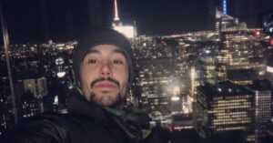 ¿Quién es Derek Trejo? La mamá del creador de contenido en TikTok desapareció y fue encontrada muerta en un hotel