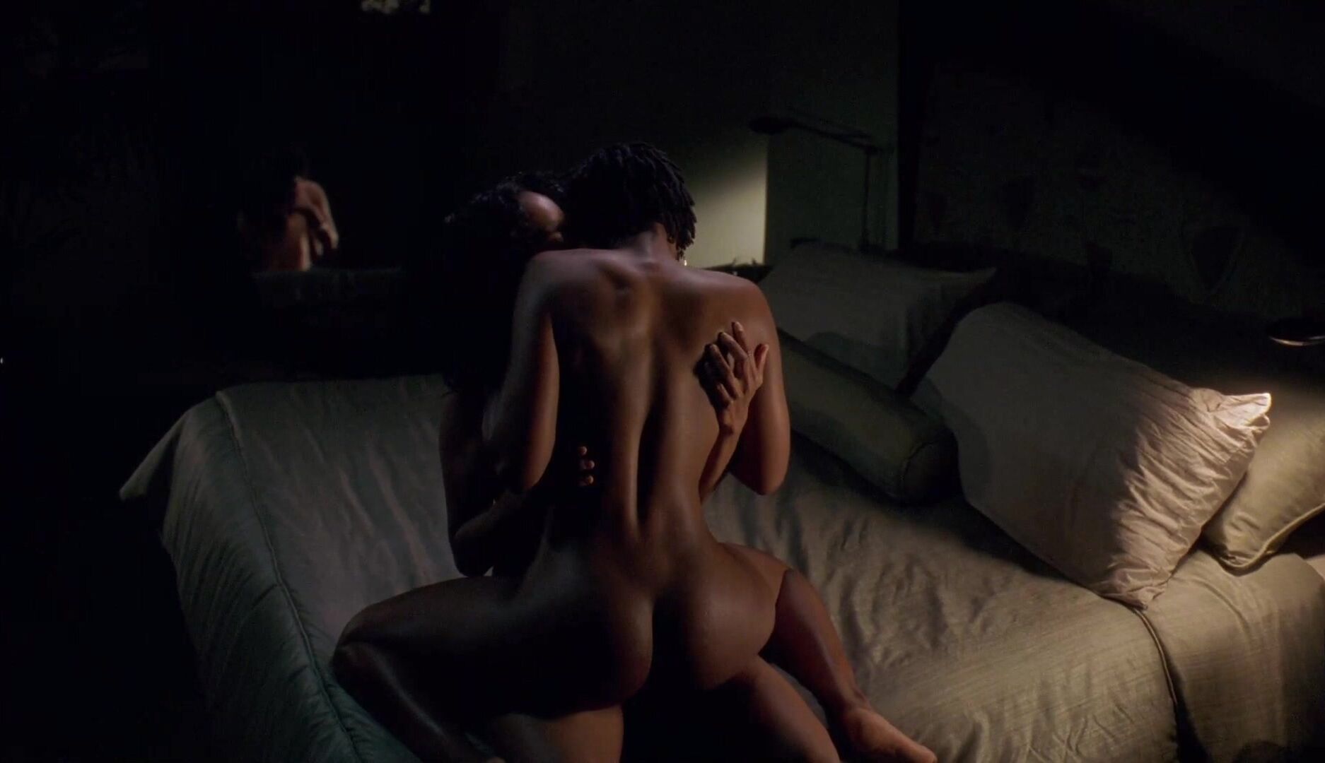 Sonja Sohn nude, Melanie Nicholls-King nude - The Wire s01e04,e10,s03e12 (2002-2004)