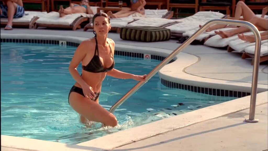 Alana De La Garza sexy - Las Vegas s01e07 (2003)