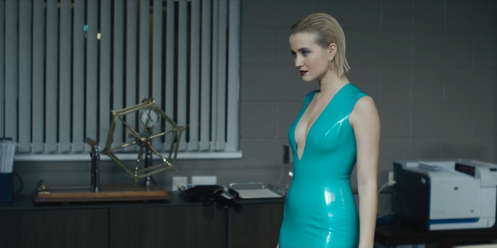 Julia Goldani Telles sexy – The Girlfriend Experience s03e05 (2021)