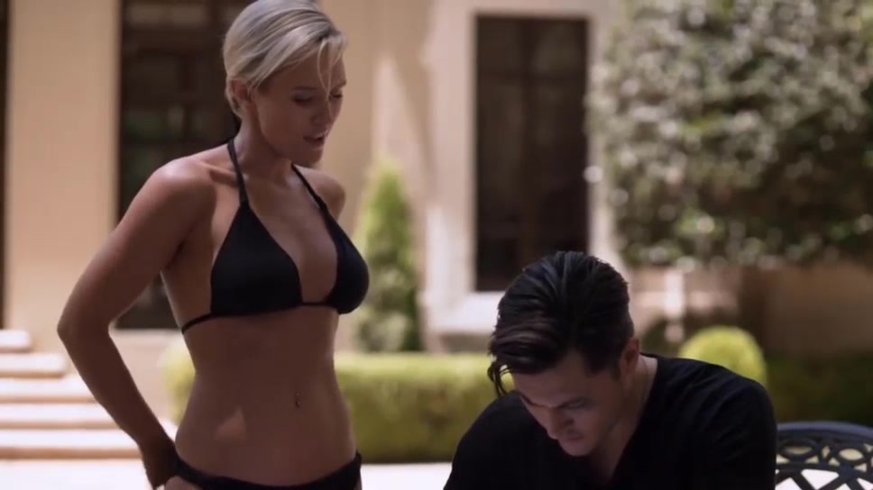 Nicky Whelan sexy - Satisfaction s02e02,04,05 (2015)