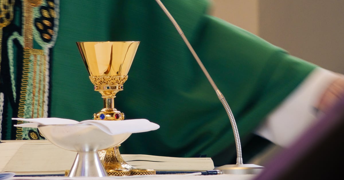 Sacerdote es suspendido en Brasil por fotos muy comprometedoras que se filtraron