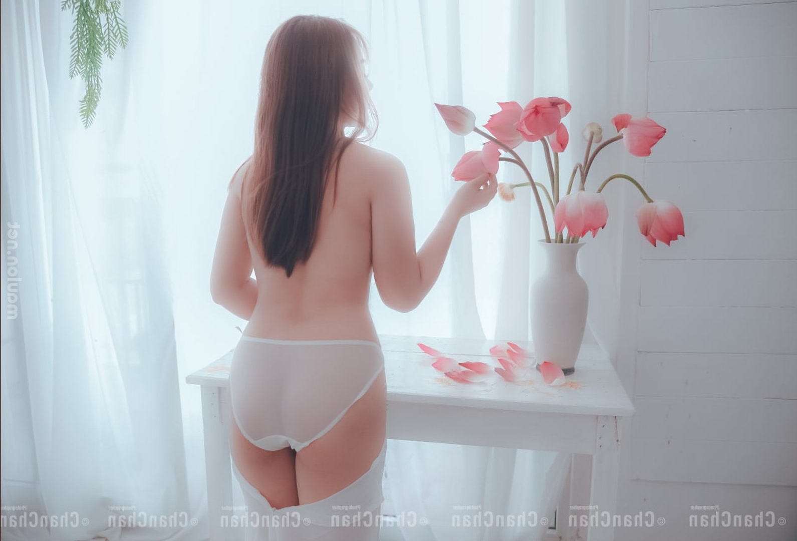 Ngày 8 tháng 3 Tôi Ra Giường (24 Ảnh) | AnhSex.One