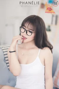 Cosplay nữ y tá, em gái sexy không chịu nổi