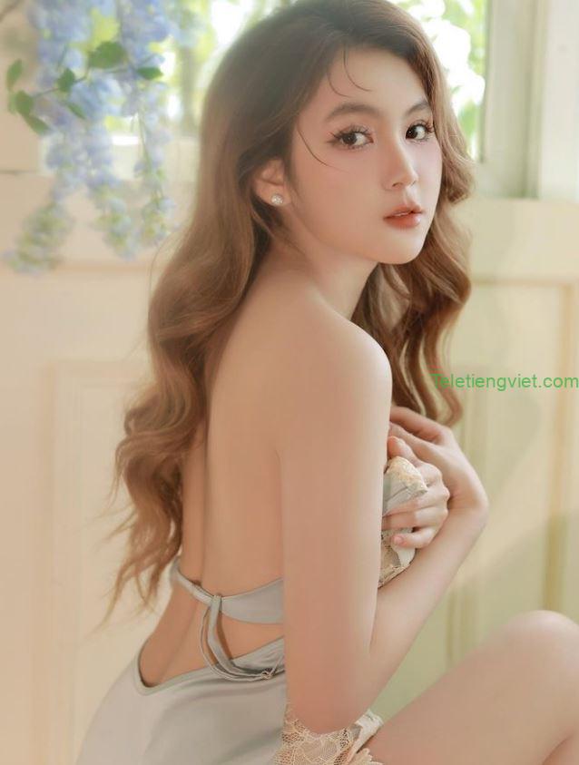 Ngắm 77+ ảnh nóng hot girl Trân Trần khoe vú bự mông cong, cô giáo quyến rũ gây bão MXH một thời