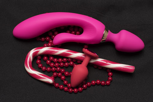 Sextoy là gì? Có nên sử dụng sextoy như một dụng cụ thay thế?