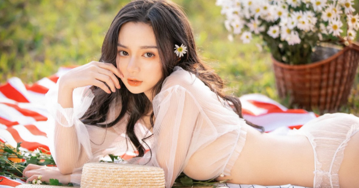 Streamer Vũ Ngọc Kim Chi đăng trạng thái phiền não giữa đêm Valentine